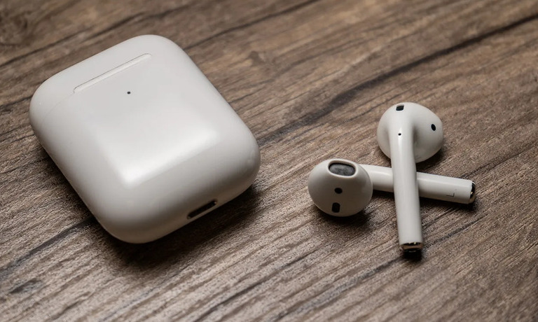 беспроводные наушники AirPods